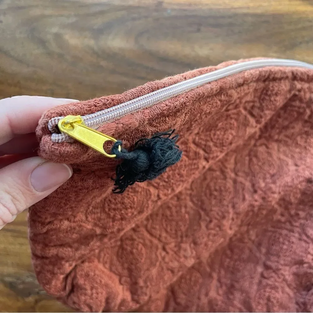 Madam Stoltz Quilted Textured Linen and Cotton Toiletry Bag NWOT